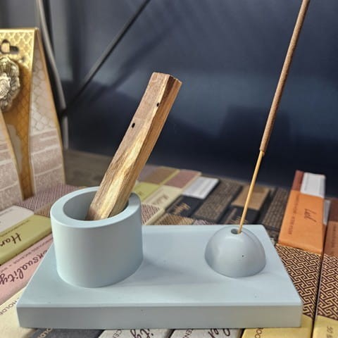 Prostokątna Podstawka Pod Kadzidła z Gipsu - Błękitna.jpg