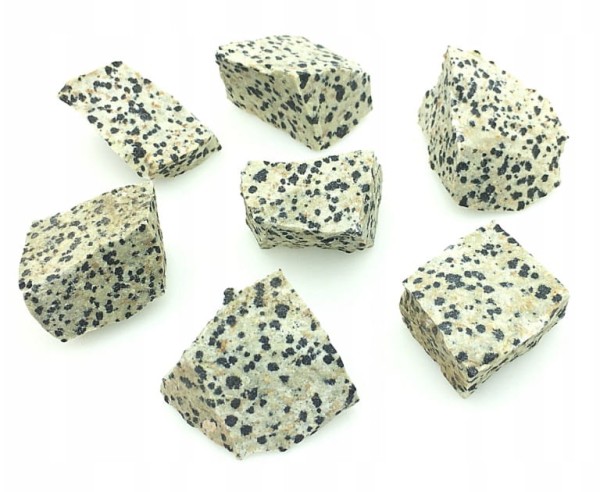 Jaspis Dalmatyńczyk surowy.jpg