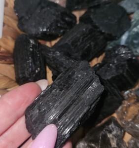 Duży Turmalin Surowy 5-7 cm